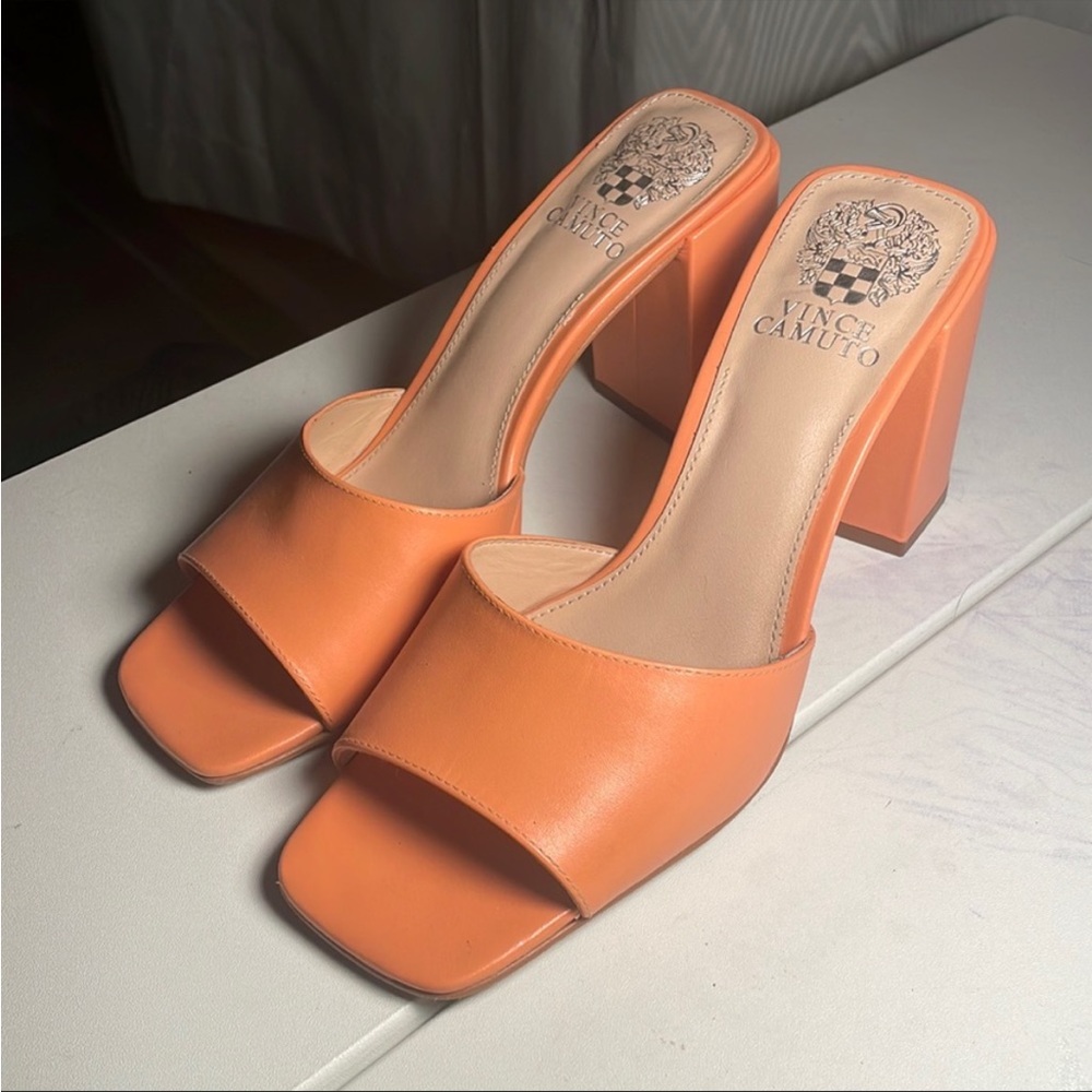 VINCE CAMUTO